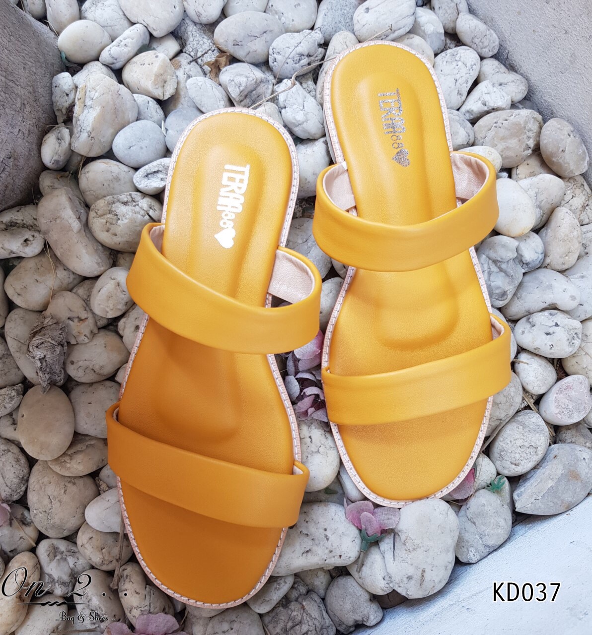 Zara Shoes แตะสองตอนงานหนัง Zara style หนังเรียบสีสวยพื้นนิ่มงานจริงใส่สวยคะ มา 4 สี