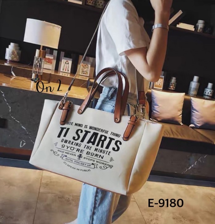 กระเป๋าสะพาย Shopping มาใหม่ หน้าพิมพ์ตัวอักษรภาษาอังกฤษ สายถือแต่งหนัง มาพร้อมสายสะพายยาว