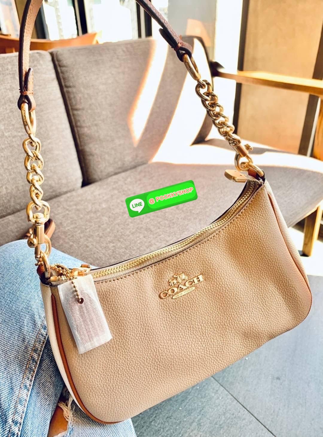 COACH TERI SHOULDER BAG ((CA173//CA209//CA548)) 🔹กระเป๋าทรงพอช ในรูปแบบหนังแท้ หนังนิ่มสวยมากค่ะ 🔹เปิดปิดกระเป๋าแบบซิป ภายในสามารถใส่กระเป๋าเงินใบยาวได้;มือถือได้ทุกรุ่น;พาสปอร์ตได้;มีช่องเล็กใส่ของจุกจิก และช่องเสียบบัตรให้อีก2ช่องนะคะ