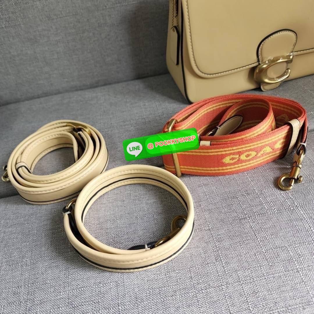 COACH SOFT TABBY SHOULDER BAG (COACH C9804) กระเป๋าข้างเรียบหรู ใบเดียวสะพายได้หลายสไตล์ มีสายสะพายให้ถึง 3 เส้น ปรับเปลี่ยนสไตล์ได้หลายลุควัสดุหนังแท้ทั้งใบ สัมผัสนิ่มมือ น้ำหนักเบา เปิดปิดแบบกระดุมแม่เหล็กเป็นอะไหล่โลโก้แบรนด์ตัวใหญ่ โดดเด่น ภายในกระเป๋