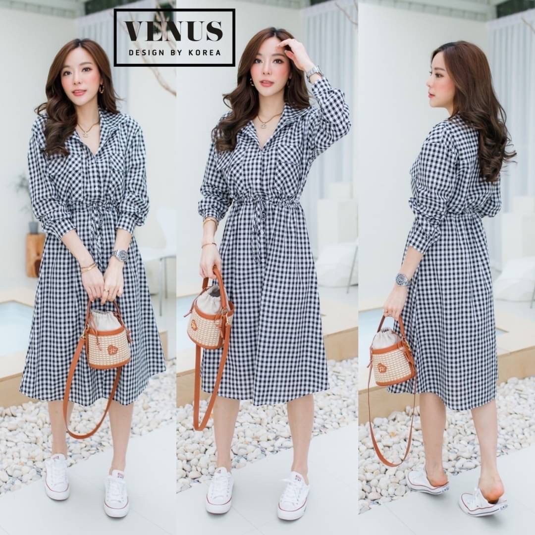 Restock ♥️♥️♥️♥️ I'm Lady By Venus MaxiDress Plaid แม๊กซี่เดรสแต่งกระดุมหน้าเรียงพิมพ์ลายสก๊อต แต่งกระเป๋าด้านหน้า ช่วงเอวแต่งรูดตามขนาด น่ารักมากๆคะ แม๊ทกับรองเท้าผ้าใบก็สวยคะ