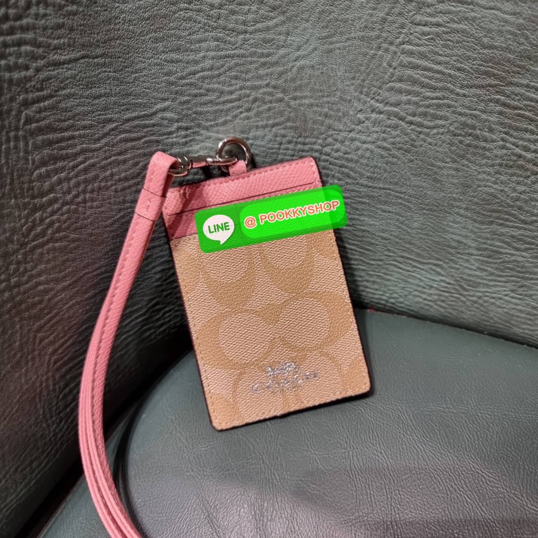 กระเป๋าใส่บัตรคล้องคอ Coach card holder ราคาพิเศษสุดๆ!!! ของหายาก!! ง่ายๆแบบไม่ธรรมดา!! คลาสสิคแต่มีดีเทลโดดเด่น!! กระเป๋าถนอมบัตร พร้อมสายคล้องคอ ดีไซน์ลวดลายสวย ดูดีทุกแบบ ใช้งานง่าย พกพาสะดวก จะใส่บัตรพนักงาน บัตรเครดิต บัตรปชช. ใบขับขี่ และบัตรอื่นๆที