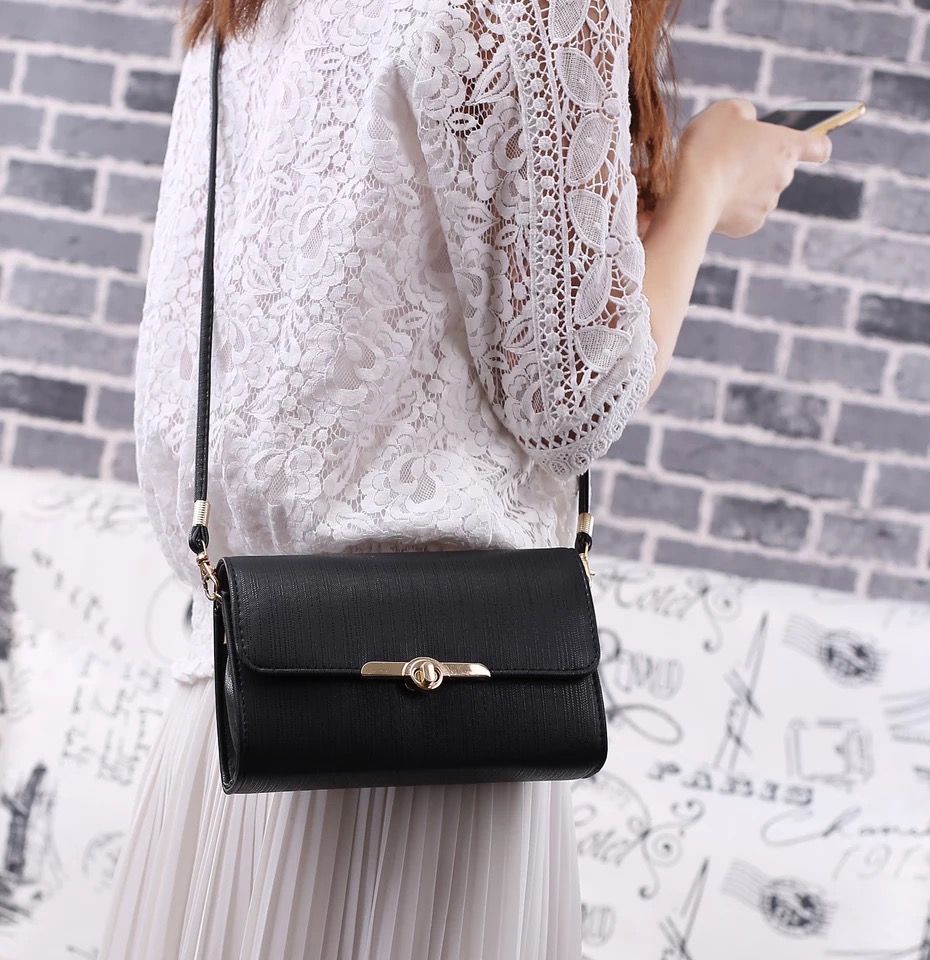 กระเป๋าสตางค์ กระเป๋าคลัชมือ กระเป๋าสะพายข้าง สีดำ เนื้อสวย เรียบหรู คุณหนูมากๆคะ size :ยาว19*สูง12*หนา 6cm