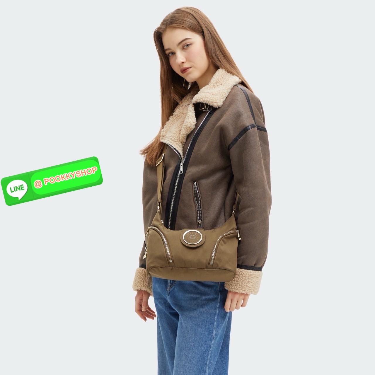 Kipling Syro Shoulder bag กระเป๋าในสไตล์มินิมอล แต่สามารถใส่สิ่งของได้ครบครัน มีทั้งช่องซิปภายในและนอก น้ำหนักเบา มีสายสะพายครอสบอดี้ได้