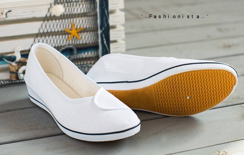 มาแล้วค๊าาา รอบที่แล้วหมดไวม๊ากก ใครรออยู่รีบๆสั่งค๊าา รองเท้าคัชชูลำลองสไตล์เกาหลี วัสดุผ้าแคนวาส พื้นยางพารา 1.5นิ้ว ทรงสโลปรับน้ำหนักเท้ายืดหยุ่นดีเยี่ยม ใส่สบายมากๆ แมชได้ทุกชุดค่ะ งานสวย ถ่ายจากสินค้าขายจริง 100%