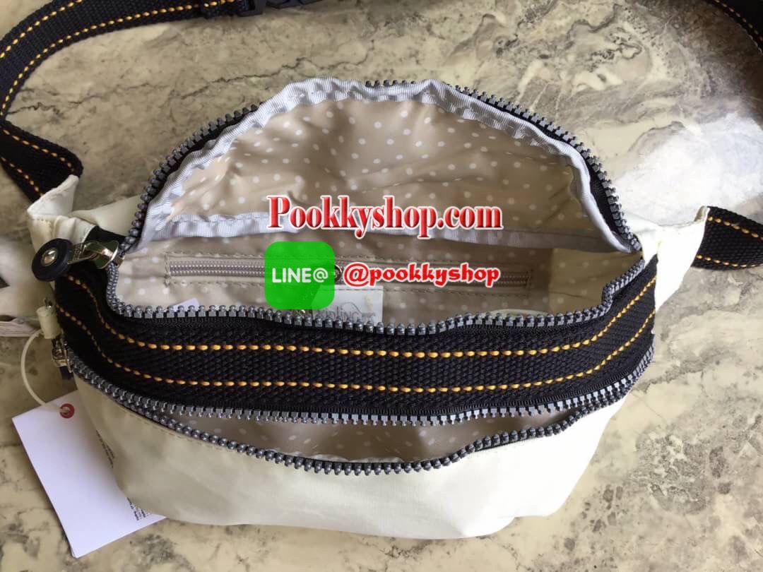 กระเป๋าคาดอกหรือคาดเอว KIPLING YASEMINA Fanny Pack วัสดุด้านนอก Nylon +polyester วัสดุกันน้ำ ด้านหน้ามี 2 ช่องใช้งาน แยกเป็นสัดส่วน ใส่มือถือได้ กระเป๋าเงินใบยาว พร้อมสายคล้องพวงกุญแจ และ พวงกุญแจลิงสัญลักษณ์แบรนด์ สายสะพายเลื่อนปรับความยาวได้ สีสันสดใส น