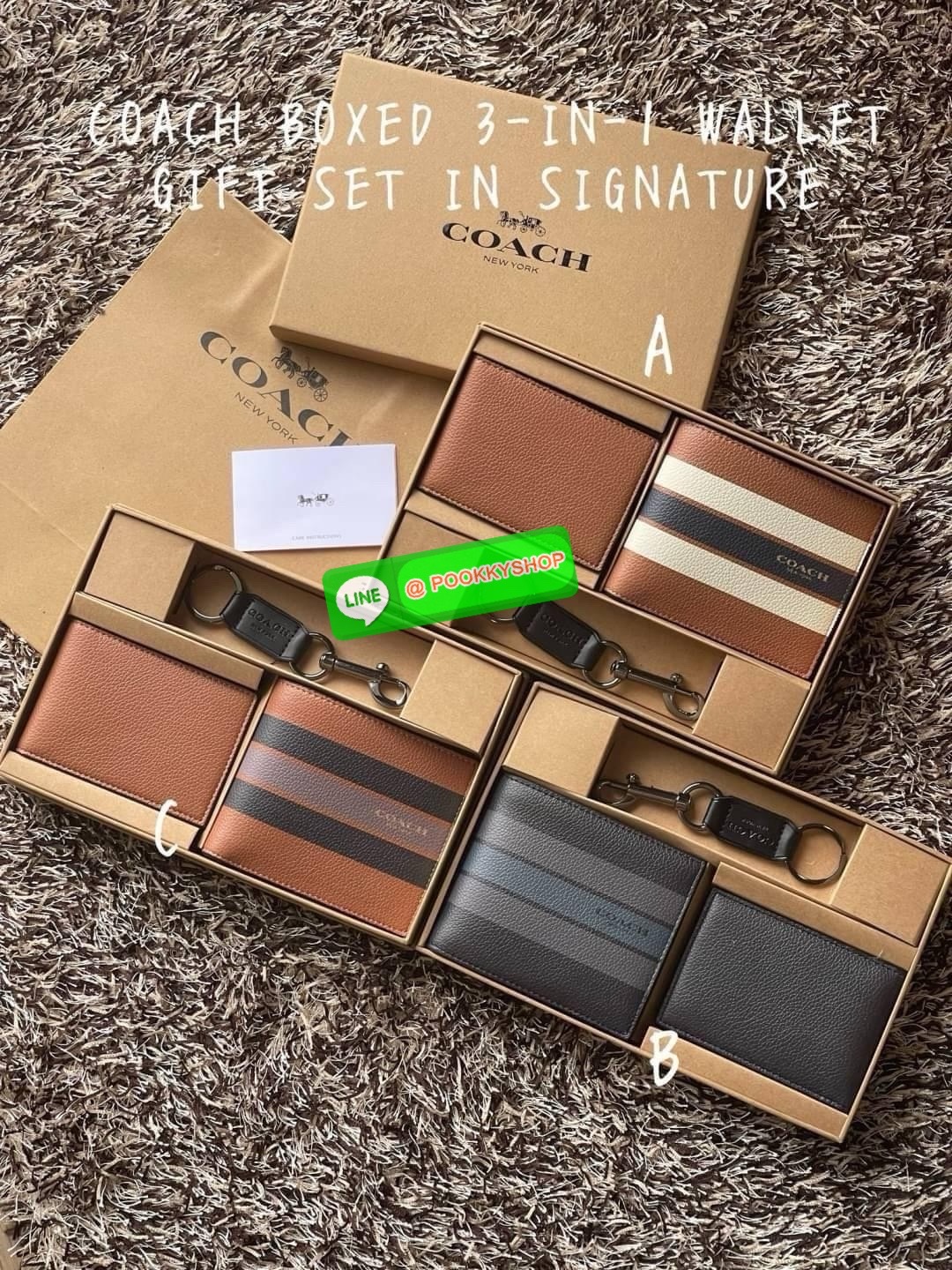 COACH BOXED 3-IN-1 WALLET GIFT SET IN SIGNATURE ชุดเซ็ทกระเป๋าสตางค์และพวงกุญแจจาก Coach กระเป๋าสตางค์หนังแคนวาสพิมพ์ลายทั้งใบ โดดเด่นด้วยดีไซน์เรียบหรู ร่วมสมัย และมีเอกลักษณ์เฉพาะตัว ด้านในประกอบด้วยช่องใส่ธนบัตร 2 ช่อง ช่องใส่บัตร 8 ช่อง และช่องว่างด้า