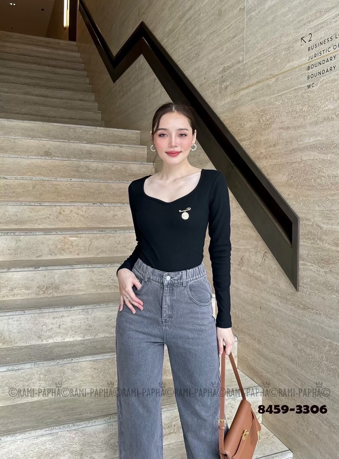 ชุดเซทแฟชั่น เสื้อ+ขายาว+เข็มกลัด Set.3ชิ้น เสื้อแขนยาวสีดำ เนื้อผ้าร่องยืดหยุ่นอย่างดีสวมใส่สบาย