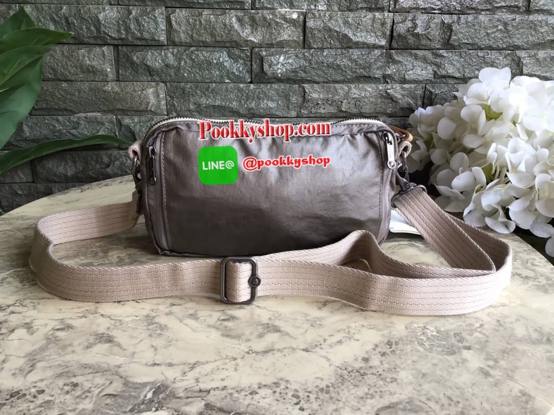 Kipling Yoku Medium Crossbody bag convertible to waistbag กระเป๋าคาดอกและสะพายข้าง คอลเลคชั่นใหม่ล่าสุดจาก Part of the Edgeland Plus วัสดุ100% polyester วัสดุกันน้ำ สีสันสไตล์วินเทจ ดูเป็นเอกลักษณ์ น้ำหนักเบา สะพายแล้วคล่องตัว ภายในกว้าง ใส่กระเป๋าเงินใบย
