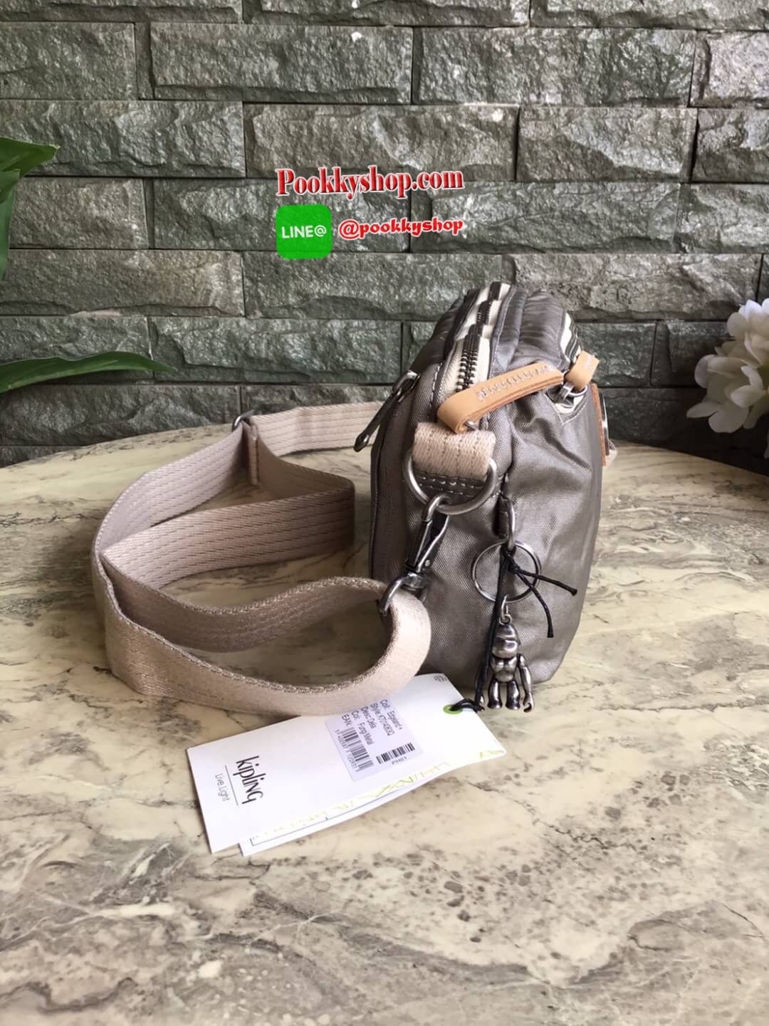 Kipling Yoku Medium Crossbody bag convertible to waistbag กระเป๋าคาดอกและสะพายข้าง คอลเลคชั่นใหม่ล่าสุดจาก Part of the Edgeland Plus วัสดุ100% polyester วัสดุกันน้ำ สีสันสไตล์วินเทจ ดูเป็นเอกลักษณ์ น้ำหนักเบา สะพายแล้วคล่องตัว ภายในกว้าง ใส่กระเป๋าเงินใบย