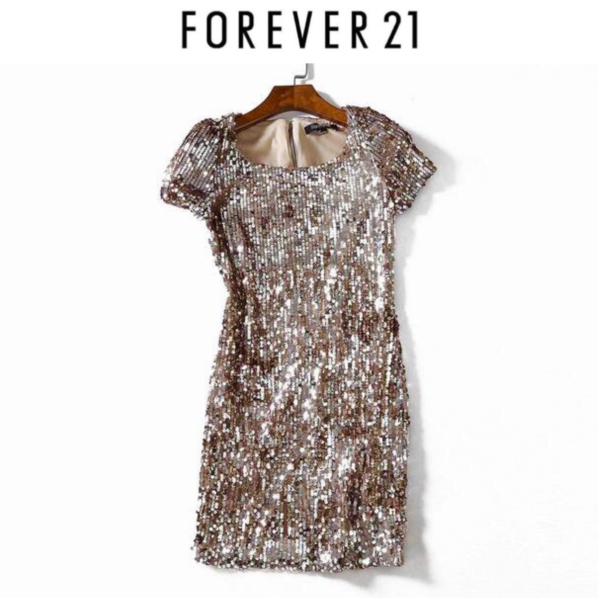 ชุดเดรส ชุดปักเลื่อมทอง Brand Forever แท้ งานสวย หรูหรามากคะ Size S/M/L