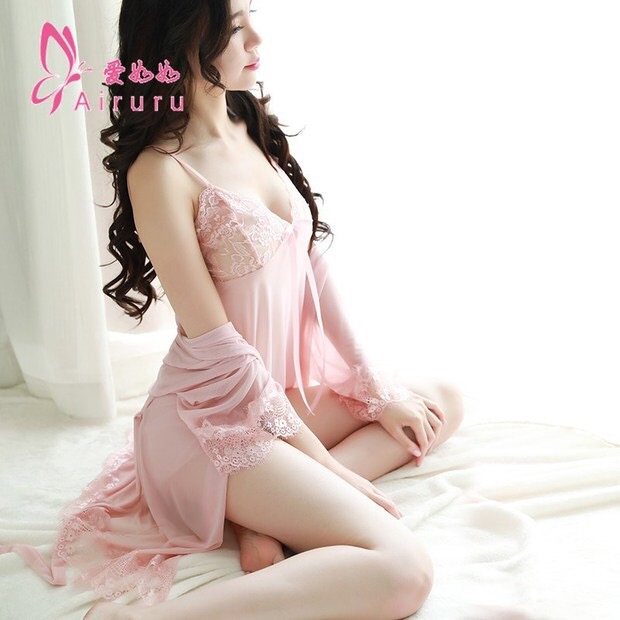 เซ็ทชุดคลุมนอน ชุดนอนซีทรู สายเดี่ยว+ชุดคลุม นูท แต่งลูกไม้ชาย สวย เซ็กซี่มากคะ สำเนา