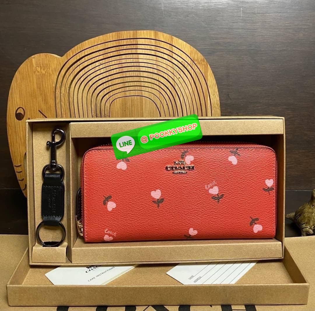 COACH ACCORDION ZIP WALLET IN SIGNATURE CANVAS กระเป๋าสตางค์ใบยาว ซิปรอบ ใช้งานง่าย ด้วยฟังค์ชั้น ด้านใน ใส่บัตรได้จุใจ มีช่องซิปใส่เหรียญตรงกลาง โดนใจหลายๆคนไปเรียบร้อยและคลาสสิค เรียบหรูดูแพงตลอดกาล ยกให้รุ่นนี้เลย