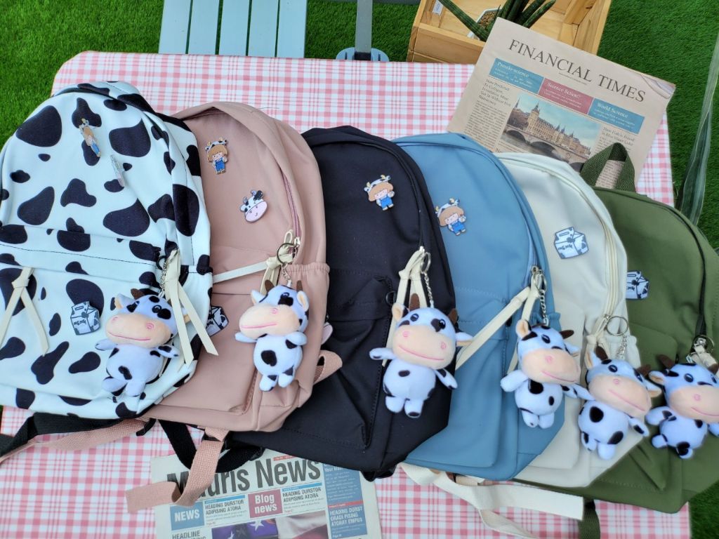 รุ่นใหม่ พร้อมส่ง!!!!!!! Angus backpack ต้อนรับปีวัวกับเป้น้องวัวแองกัส รุ่นนี้แถมฟรี! เข็มกลัด3ชิ้นตามภาพ และพวงกุญแจตุ๊กตาวัวทุกใบ