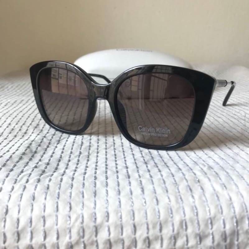 Calvin Klein CK3200S สวยมากๆ อุปกรณ์กล่องและผ้าเช็ดแว่น