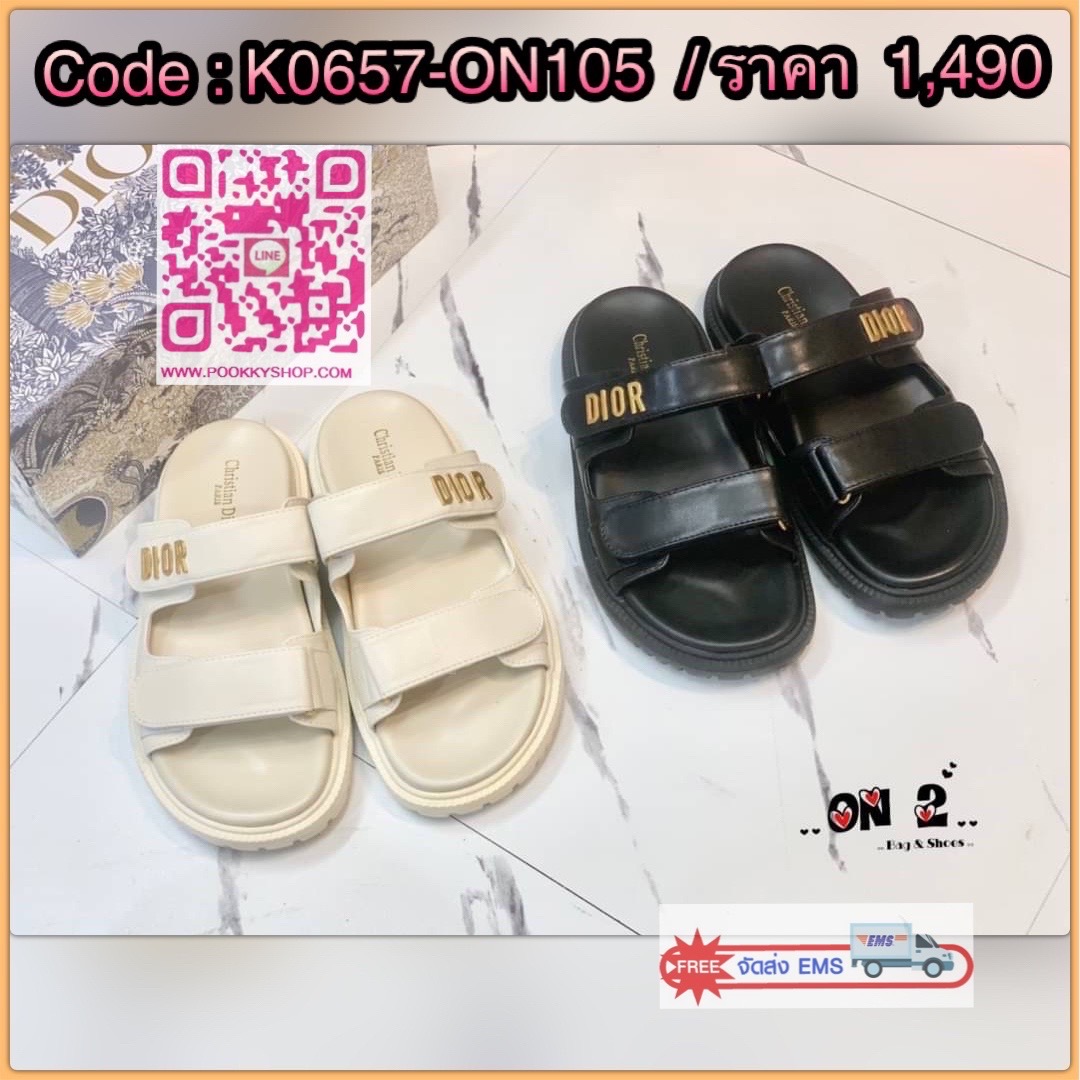 Dior Sandals Shoes รองเท้าแตะสวม Dior งานใส่สลับแท้ขึ้นแบบจากงานจริง ทรงสุดฮิตรุ่นนี้เป็นที่รองเท้าที่ต้องมีติดไว้เลยค่ะหน้าติดอะไหล่ทอง งานสวยพร้อมส่ง ถ่ายจากงานจริงตรงปกไม่จกตา