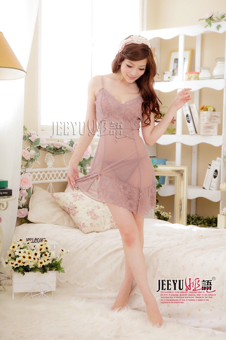 ชุดนอนเซ็กซี่ ชุดนอนซีทรู สีนูทเนื้อ แต่งชายลูกไม้เฉียง เนื้องานสวยหรู เกรดพรีเมี่ยม