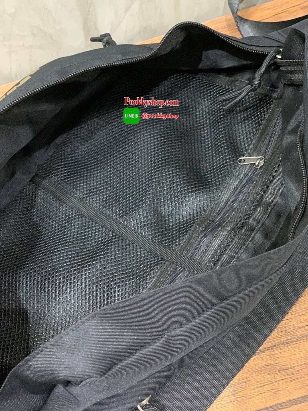 Nike Tech hip pack กระเป๋าคาดเอว Nike Tech สีใหม่..รุ่นใหม่ชนช้อป!! ให้คุณหยิบใช้อุปกรณ์กีฬาและพกพาได้อย่างง่ายดาย พร้อมโดดเด่นด้วยกระเป๋าซิป 2 จุดสำหรับเก็บสิ่งของ และสายกระเป๋าแบบปรับได้เพื่อให้แนบกับลำตัว ใช้งานได้คล่องตัว ใส่ของได้จุสมใจเลยคร้า