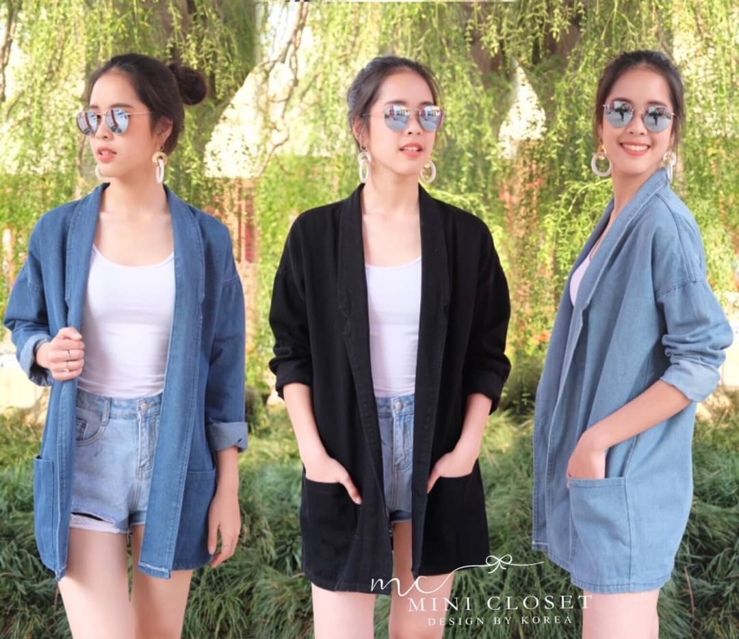 👾Lady Denim Blazer👾 รุ่นนี้ที่ต้องมี เสื้อคลุมยีนส์แพตเทิ้นสวย ใส่คลุมกันแดด กันหนาว ใส่ขึ้นเครื่อง เดินทาง ได้หม๊ดด ความยาวคลุมสะโพก เริ่ด