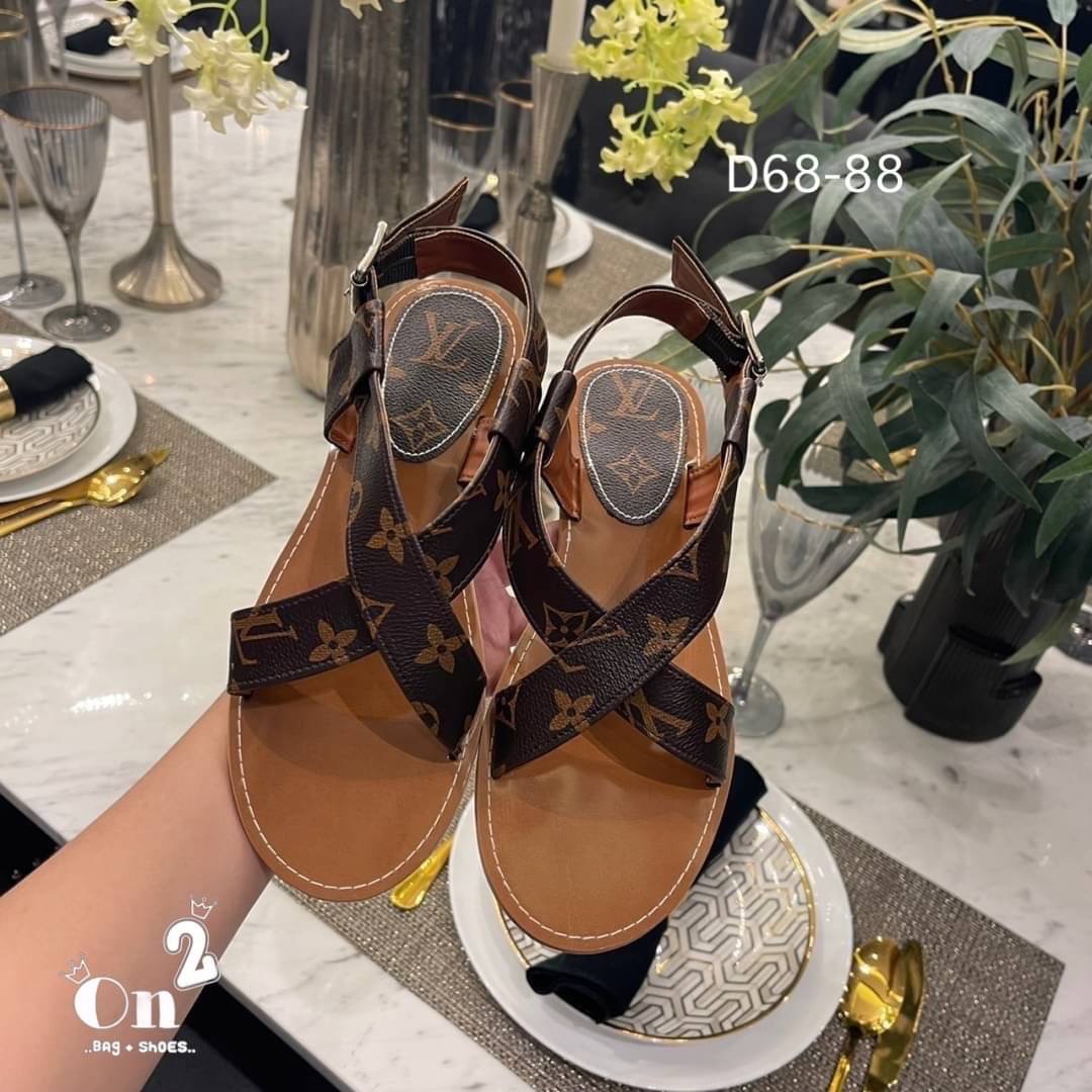 New in รองเท้าแตะ LV พื้นคิวทรงสวมไขว้รัดข้อเท้า สายปรับขนาดได้