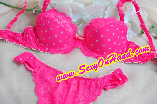 ชุดชั้นในเซ็กซี่ ทูพีซ สีชมพูสดใส ลายจุด ขาว + กางเกงในบิกินี่ เข้าชุด งานพรีเมี่ยม Brandname ส่งยุโรป Size B70/B75