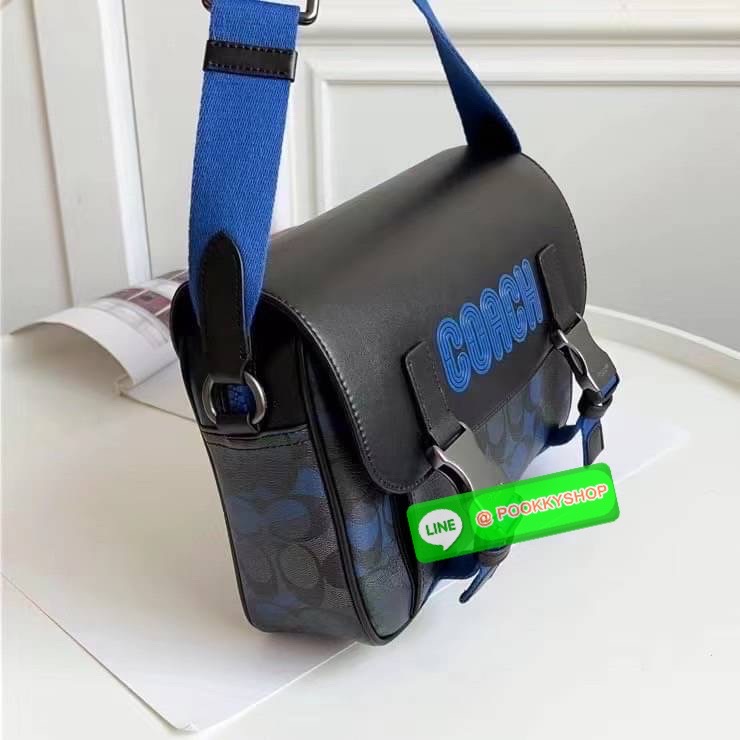 COACH TRACK CROSSBODY IN COLORBLOCK SIGNATURE CANVAS WITH COACH PATCH (C6657) 🛍🛍กระเป๋าสะพายทรงแมสเซ็นเจอร์ ทรงสวยรุ่นที่ต้องมีติดตัวคะหนุ่มๆ จุของได้เยอะมากแบ่งเป็นสัดเป็นส่วน วัสดุหนังแคนวาสสลับหนังแท้ กระเป๋ามีตัว ล็อค มีซิปด้านใน ด้านห