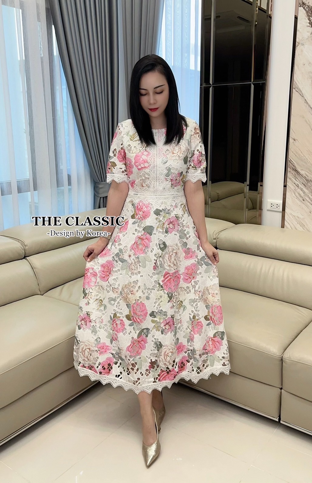 เดรสแฟชั่น เดรสลูกไม้ยาวลายดอกไม้ใช้ผ้าลูกไม้เนื้อหนาอย่างดีขึ้นลวดลายแน่นชัดสวย