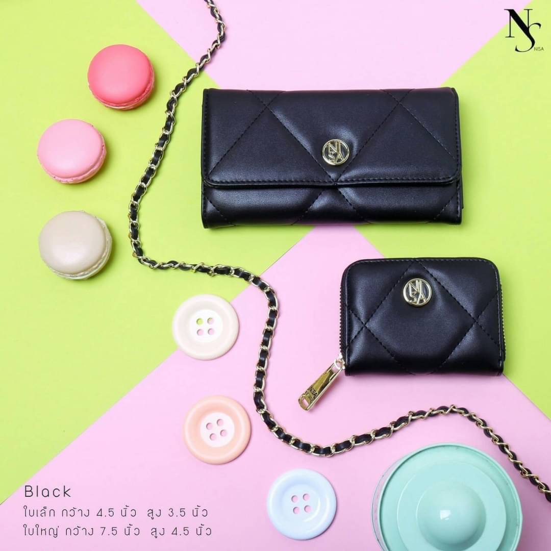 NISA Style My Authentic Brand มาแล้วค่ะ กระเป๋าสตางค์แบรนด์แท้ รุ่นขายดีที่สุด !!! NISA bag ~ ปังแน่นอน !!! จัด set 2 ใบ มาพร้อมกล่องแบรนด์ เลิศมากค่ะ ด้านหน้าและหัวซิปมีโลโก้แบรนด์ทุกใบ ภายในบุผ้าลายลิขสิทธิ์อย่างดี งานแลมป์ขึ้นเงา น้ำหนักเบามากค่ะ มาพร้