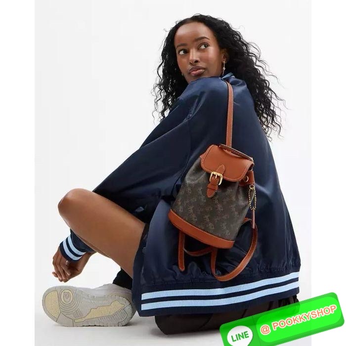 NEW ARRIVAL! **สินค้าเข้าใหม่** COACH HARPER BACKPACK WITH HORSE AND CARRIAGE PRINT ((CAM31)) 🔖พร้อมส่งใหม่ล่าสุด! กระเป๋าสะพายมีหูหจับด้านบน ที่สามารถพกพาไปไหนมาไหนได้ตลอดเวลา หนังแท้อย่างดีนิ่มสวย((หนังไม่แข็งทื่อนะคะ))ตัวกระเป๋าปริ้นท์ลายรถม้าอ