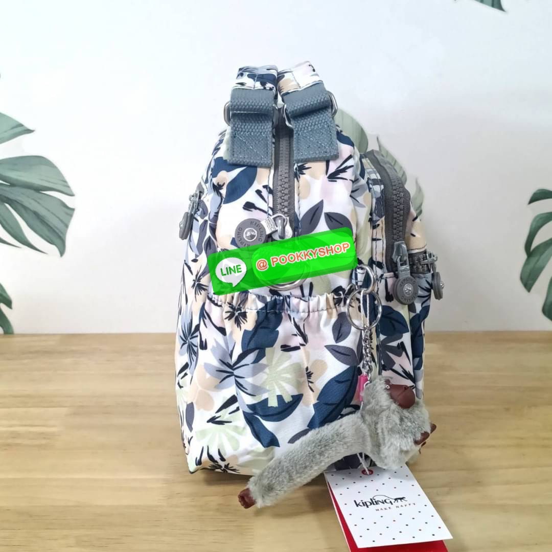 KIPLING Square Handbag & Shoulder bag กระเป๋าถือหรือสะพายข้าง ขนาดกลาง วัสดุ Polyester 100%