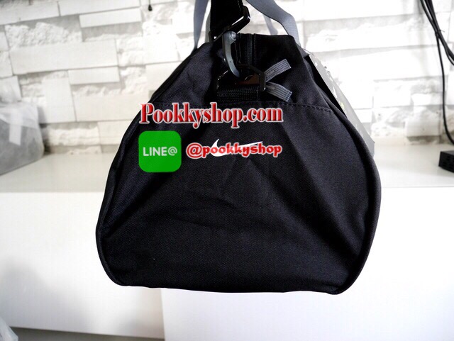 กระเป๋าสะพาย ไปฟินเนต ออกกำลังกาย ยี่ห้อ NIKE พกพาความสะดวกสบายไปกับไอเท็มเด็ดสุด Hot จากแบรนด์ดัง Nike! ไม่ตกเทรนด์ Sport Fashion เพื่อนคู่กายดีไซน์สมาร์ทเท่ห์ ที่ลงตัวด้วยรูปลักษณ์ ขนาดกะทัดรัด น่าใช้ เหมาะสำหรับใช้พกพา หรือบรรจุสิ่งของได้อย่างจุใจ ให้ค