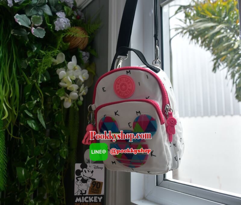 Kipling Disney’s Minnie Mouse and Mickey Mouse 3 IN 1 กระเป๋าสะพายหลัง สะพายข้าง หรือ crossbody 3 in 1 มาพร้อมพวงกุญแจลิง ด้านหน้ามีช่องซิปแยกใส่ของจุกจิก ภายในช่องหลัก มีช่องซิปใส่ของ พร้อมอีก 1 ช่องด้านใน เปิด-ปิด ด้วยซิป สะดวกใช้ พร้อมสายยาว 2 สาย สะพา