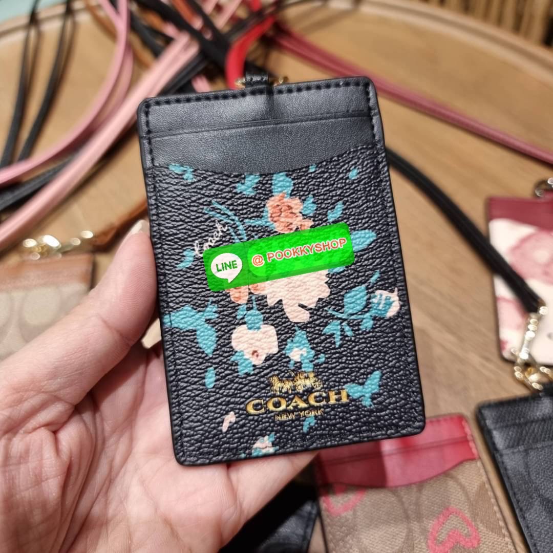 กระเป๋าใส่บัตรคล้องคอ Coach card holder ราคาพิเศษสุดๆ!!! ของหายาก!! ง่ายๆแบบไม่ธรรมดา!! คลาสสิคแต่มีดีเทลโดดเด่น!! กระเป๋าถนอมบัตร พร้อมสายคล้องคอ ดีไซน์ลวดลายสวย ดูดีทุกแบบ ใช้งานง่าย พกพาสะดวก จะใส่บัตรพนักงาน บัตรเครดิต บัตรปชช. ใบขับขี่ และบัตรอื่นๆที