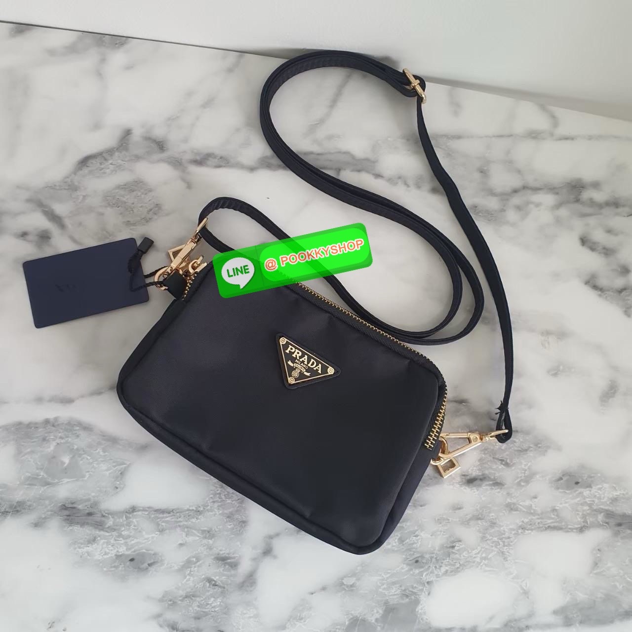 รุ่นยอดฮิตตลอดกาล กับรุ่นขายดี ที่รอคอย PRADA 3 ZIP CROSSBODY BAG เป็นกระเป๋าใบเล็ก มีด้วยกันถึง3ช่องใส่ของ ซึ่งเหมาะกับผู้หญิงอย่างเรามาก สามารถแยกของที่จะใส่ได้เลย ตัวกระเป๋าอะไหล่สีทอง ขนาดกะทัดรัด สามารถใส่ I phone+ ได้ค้า สายยาวปรับได้ฟรี ที่สุดแห่งค