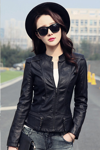 เสื้อผ้าแฟชั่นนำเข้า : เสื้อแจ็คเก็ต เสื้อหนังแฟชั่น พร้อมส่ง สีดำ หนัง PU คอจีน แขนยาว ดีเทลเย็บตะเข็บตรงหัวไหล่สุดเท่ห์ แต่งกระเป๋าหลอกด้วยซิบรูดเก๋ แต่งผ่าด้านหลัง หนังเนื้อนิ่มหน้าใส่ มีซับใน