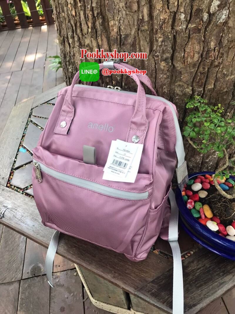 Anello Repellency Mini Backpack รุ่นใหม่ชนช้อป!!! กระเป๋าเป้สะพาย ขนาด มินิ วัสดุNylon & Polyester หนา ตัวซิปทุกจุดปิดด้วยpvc กันน้ำซึมผ่าน ตัดสีทูโทนสีเทาให้กระเป๋าดูมีสีสัน ภายในมีช่องใส่แล็ปท้อป ด้านหลังบุหนา มีตัวล็อคคาดอก เหมาะกับทุกสภาพอากาศ สวยเท่ห