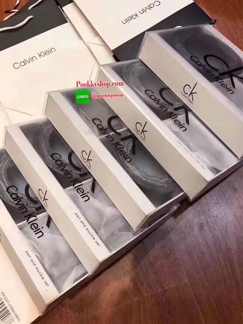 ห้ามพลาด! Best Gift Ideas For Men สุดคุ้ม!ซื้อ1ได้ถึง2! CALVIN KLEIN REAL LEATHER BELT VALUE PACK Limited Edition เซทเข็มขัดหนังวัวแท้ในชุด Gift Box มีหัวเข็มขัดให้เลือกใช้2แบบคุณภาพดี สายเข็มขัดสามารถใช้ได้ทั้งสีดำและสีน้ำตาลเหมือนมี2เส้น2หัวสลับใช้ได้ไม