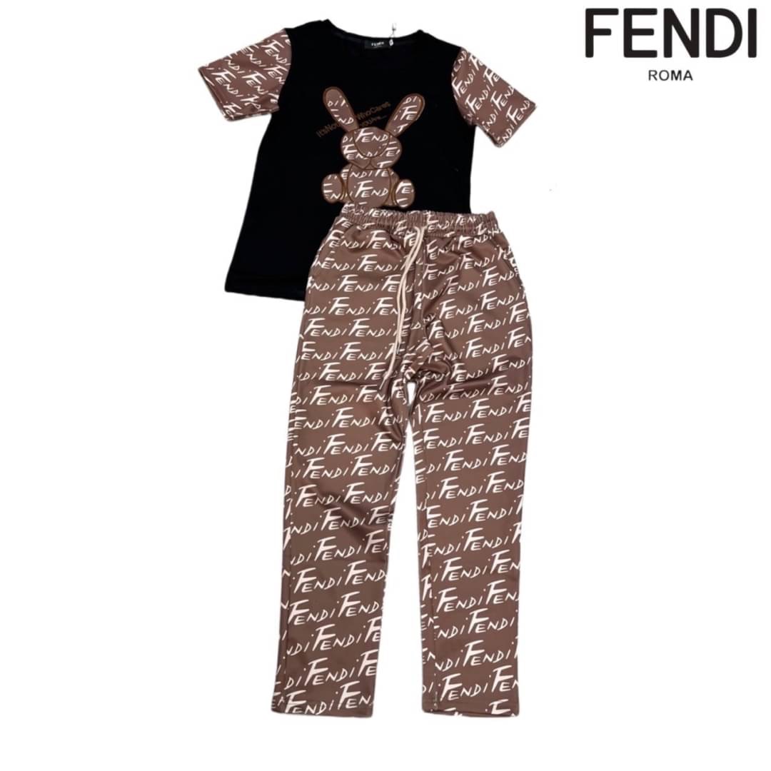 พร้อมส่ง!!! New collection Fendi งานป้ายปักโลโก้เสื้อผ้ายืดกระชับได้ผ้าดีมาก ใส่สบาย กางเกงยืดกระชับใส่เย็นผ้าดีมาก มีกระเป๋า 2 ข้างใส่สบาย รีบจัดแนะนำเลย การันตีคุณภาพดีสุด 10/10 lable Dior