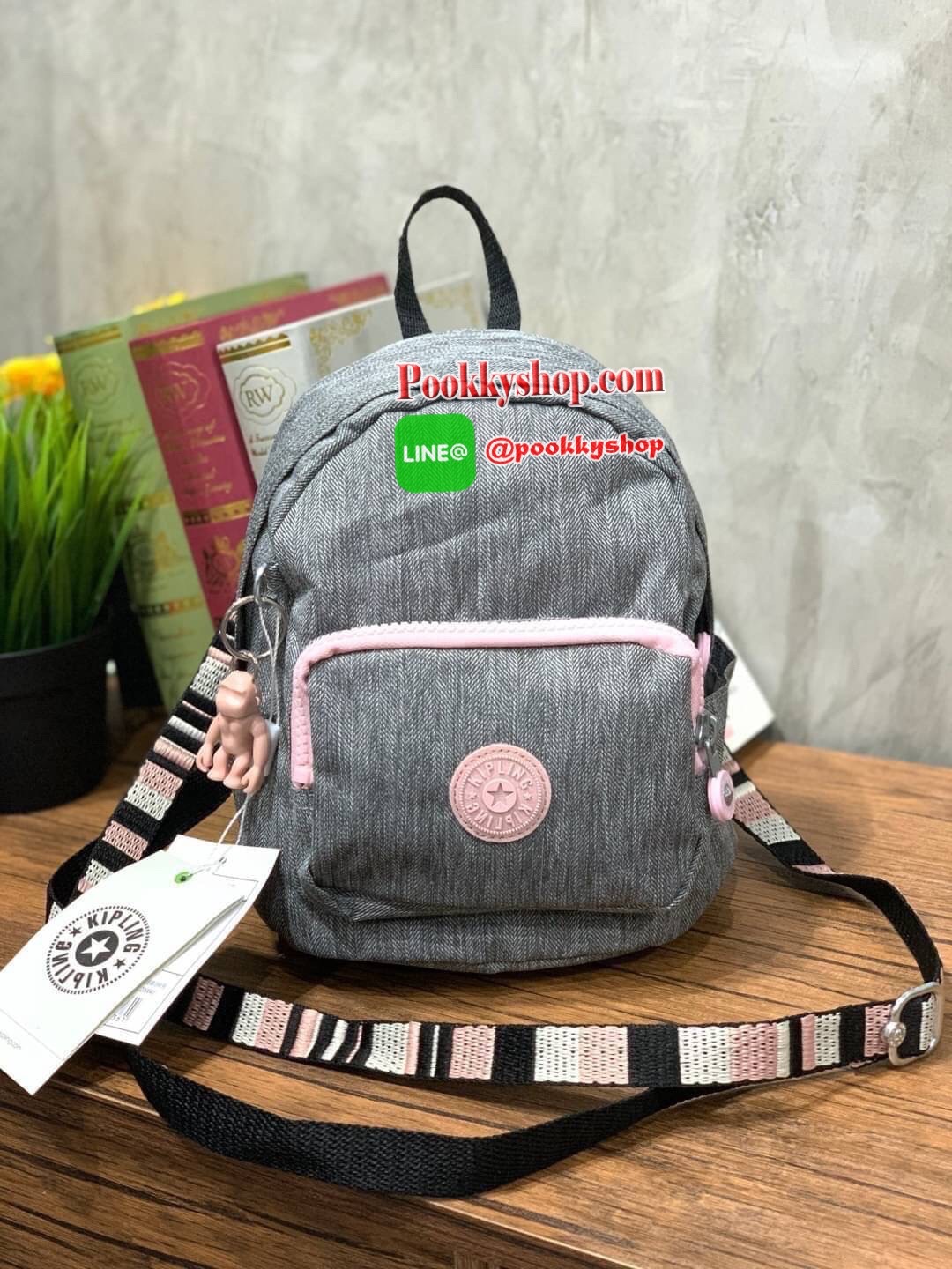 Kipling 3in1 mini backpack จาก Grey Weave Collection กระเป๋าเป้ขนาดมินิ แปลงได้3สไตล์ 3ลุคช์ สามารถถือ/สะพายข้างหรือเป็นเป้ก็ได้ มีช่องซิปใช้งาน2ช่อง ภายในแบ่งเป็นช่องเล็กใส่ของจุกจิก ด้านหน้าเพิ่มช่องเล็กเปิดปิดด้วยซิป มาพร้อมพวงกุญแจลิงและสายสะพาย2เส้นป