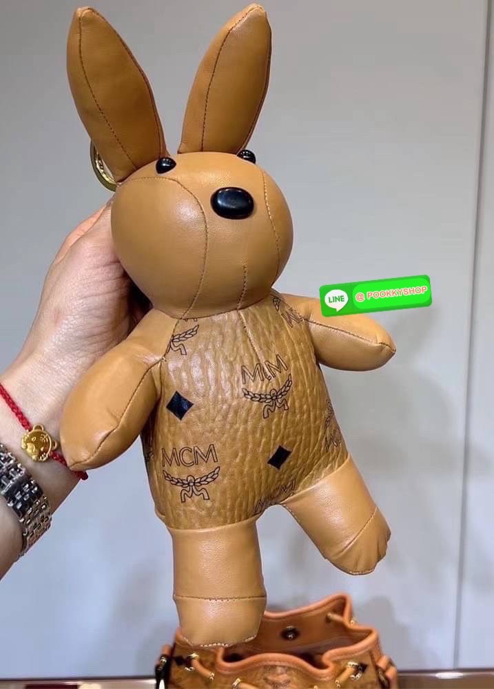 👜 MCM Park Rabbit Drawstring Bag in Visetos 👜 🐰 • กระเป๋าทรงถังรุ่นลิมิเต็ดสุดน่ารัก Park Rabbit Drawstring Bag จากคอลเลกชัน MCM Zoo 🐰 • วัสดุ Visetos Coated Canvas ลายโมโนแกรมเอกลักษณ์ของแบรนด์