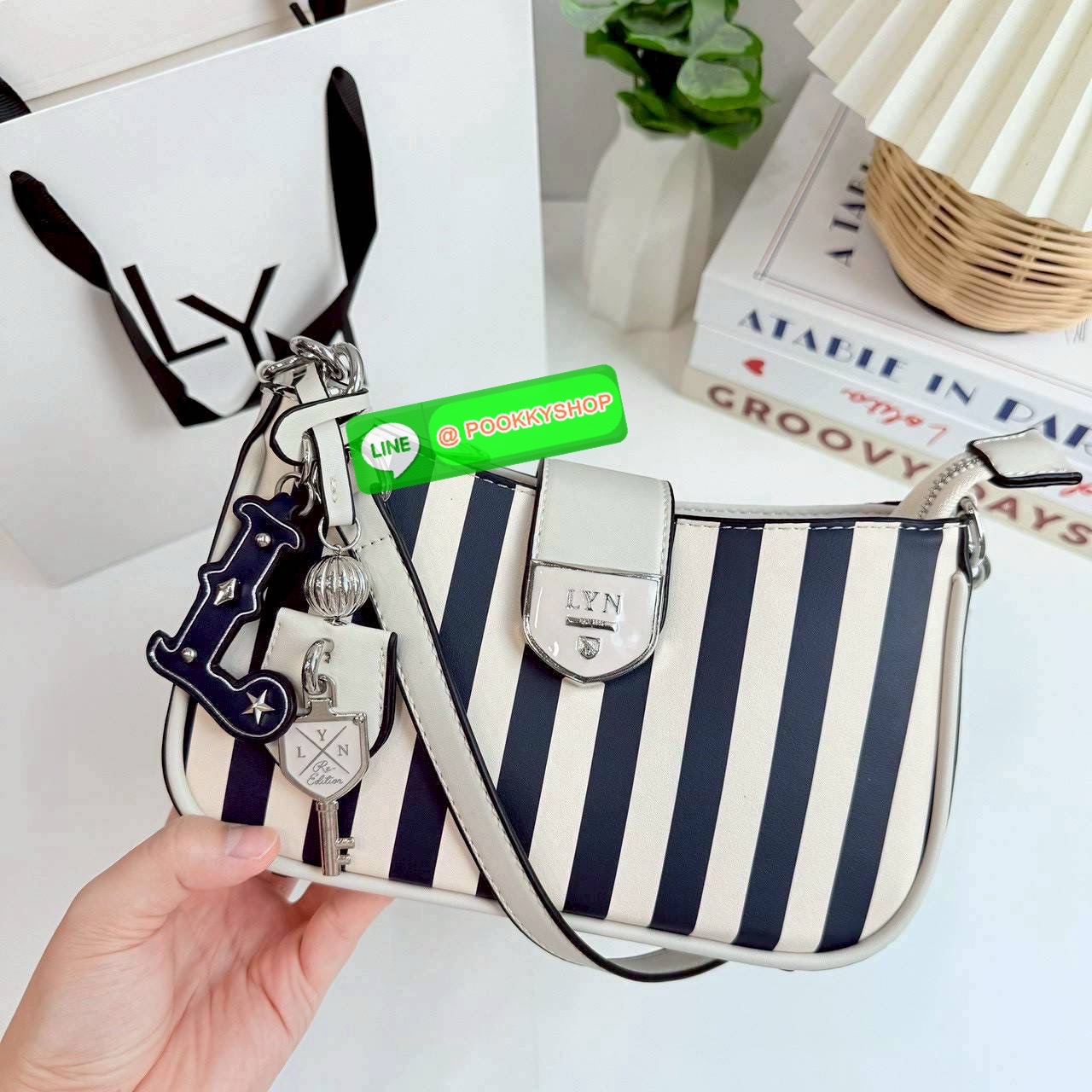 กระเป๋าลิน Lyn คล้องไหล่ได้ สะพายข้างได้