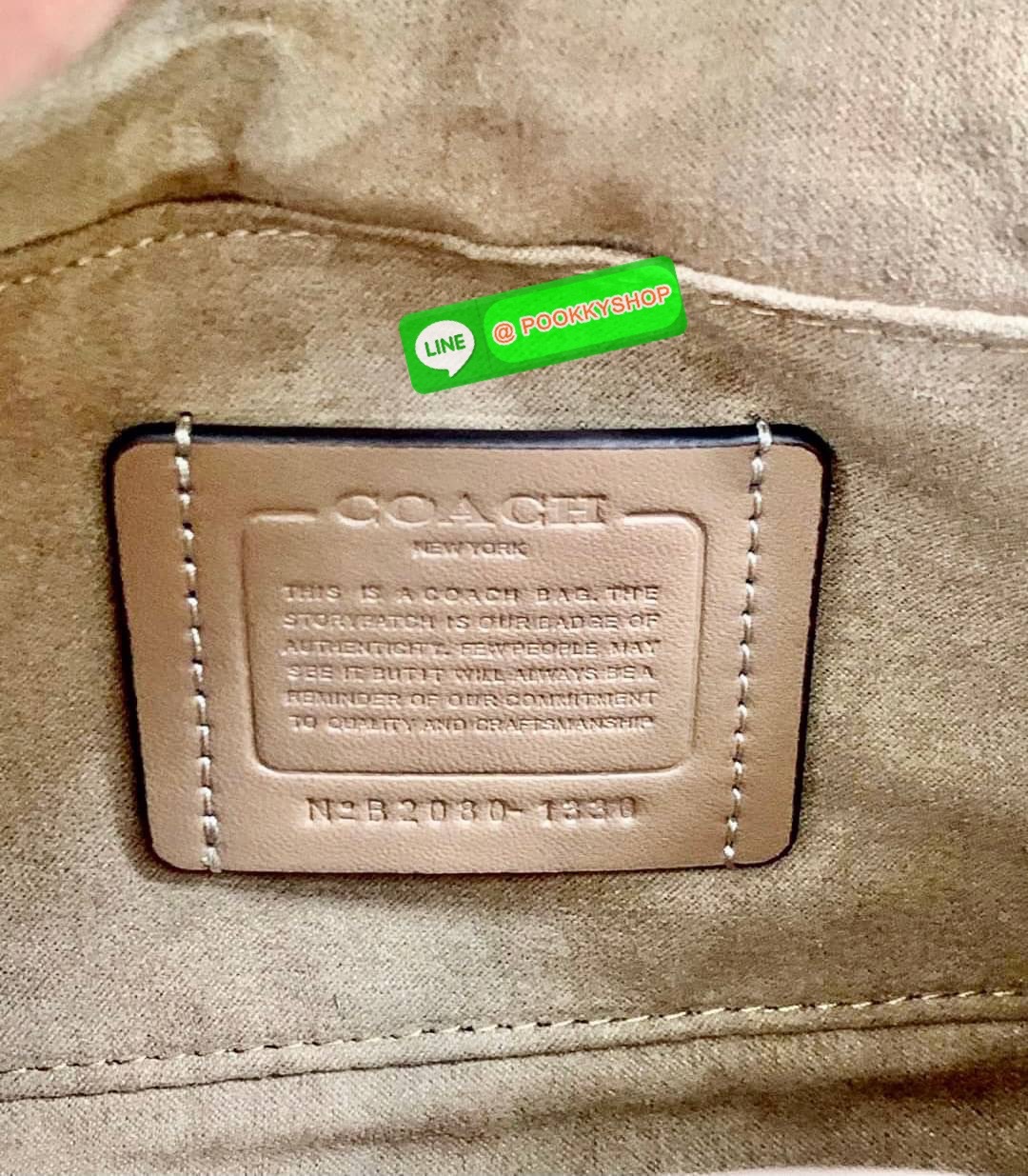 COACH REMI SADDLE BAG IN COLORBLOCK ((1330)) พร้อมส่งที่ไทยอีกครั้ง! กระเป๋าสะพายข้าง//ครอสบอดี้ร์//หรือทบเป็นสายคู่สะพายไหล่ได้ค่ะ แล้วแต่ชอบเลยค่ะ! วัสดุหนังแท้ ลายหนังสวยมากๆค่ะรุ่นนี้ หลงรักแน่นอน💋 🎀ด้านหน้ามีอะไหล่โลโก้ตัวC มีพู่ห้อยน