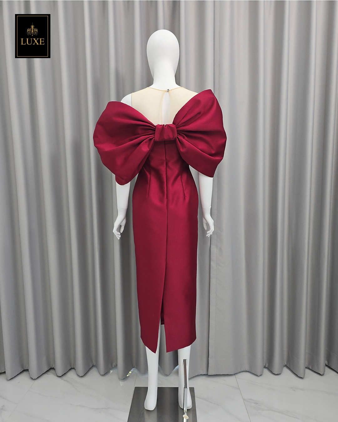 เดรสแฟชั่น มีดี้เดรสเสื้อคอกลมแขนกุด แต่งด้วยผ้าซีทรูสีนู้ด