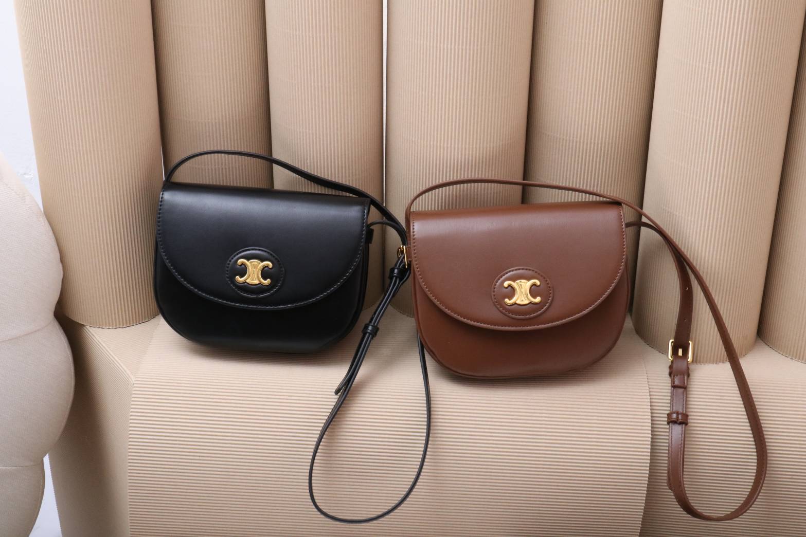 (N)(E)(W) 💥ซีรีน Lisa ปังสุดตอนนี้ ทรงใหม่ล่าสุด มาแรงมาก งานเกรดพรีเมี่ยม สวยทุกจุด น้ำหนักกำลังดีขนาด ใส่ของได้จุเลย ทรงนี้ต้องมี