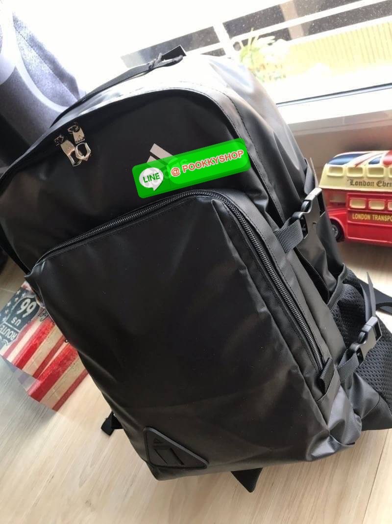 Adidas Adidas BTS BP1 [AZ8644] Backpack Black กระเป๋าเป้สะพายหลัง รูปทรงคลาสสิคคลาสสิกเรียบง่ายในแบบอาดิดาส รองรับทุกการใช้งานที่คต้องการ กระเป๋าสะพายหลังใบนี้ผลิตจากโพลีเอสเตอร์เบาและกันน้ำ ออกแบบให้จุได้เยอะและเก็บทรงไม่ให้ดูเทอะทะ ไม่ว่าจะเป็นหนังสือหร