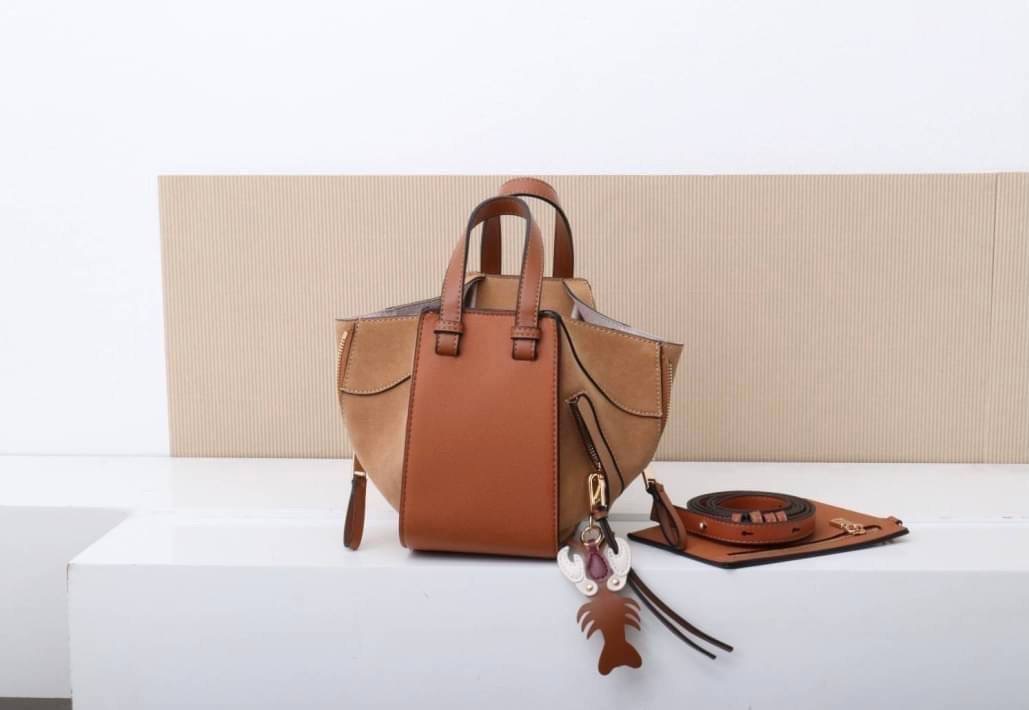 มาอีกรอบละจร้าาา Hammock รุ่นนี้ถามกันไม่เลิก เลยตั้งใจผลิตมาอีกครั้ง สวยๆทุกสี งายดีสวยเนี๊ยบทรงแป๊ะมาก พิเศษ..เลยจร้า แถมฟรี !! ตัวห้อยกุ้งน้อย เพิ่มความโดดเด่นขึ้นไปอีก ... งานนี้รับรองไม่ผิดหวัง ดีเทลรายละเอียดสวยมาก