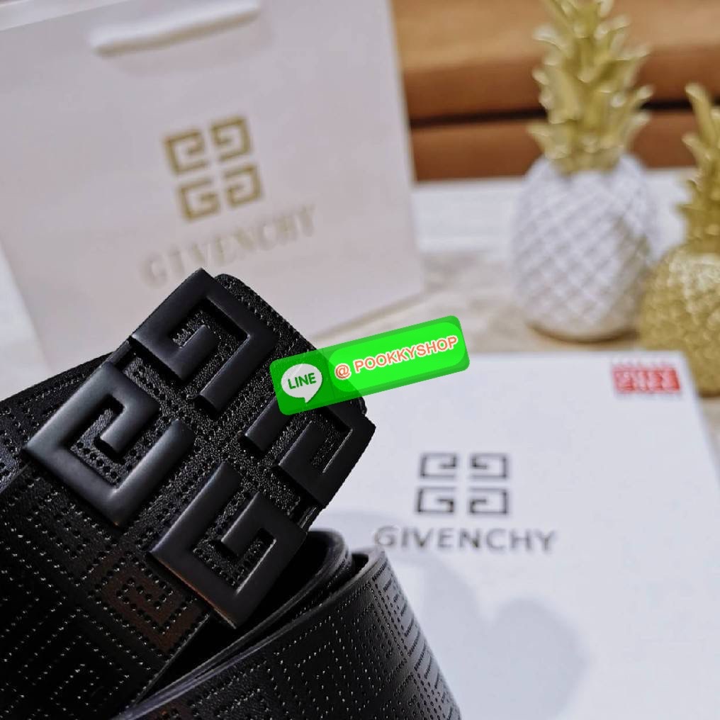 ✨Don't Miss!✨Givenchy Logo Leather Belt VIP Gift With Purchase (GWP) พรีเมี่ยมกิ๊ฟ Limited Edition จาก GIVENCHY PARFUME DUTYFREE วัสดุ Calfskin สีดำปั๊มลายแบรนด์สวยหรูดูดี หัวเข็มขัดโลโก้แบรนด์ 3D สายปรับระดับได้ ดีไซน์คลาสสิคเข้ากับทุก