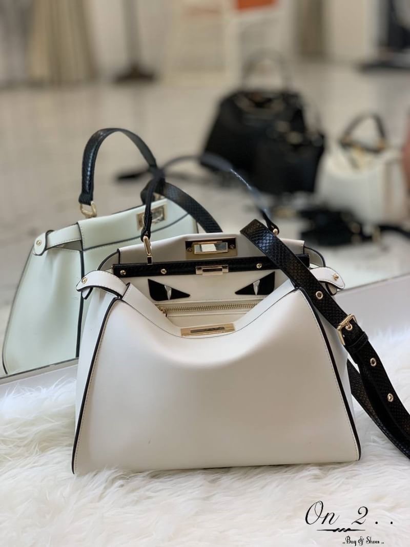 FD Monster พร้อมส่งเเล้วค่า Fd monster ที่ทุกคนเรียกร้องง ด้วยดีไซน์ความเท่ เกร๋ตรงเปิดตาได้ เพิ่มลูกเล่นให้กระเป๋าของคุณไม่น่าเบื่อ มาพร้อมสายสะพายยาว 1 เส้น ตัวหนังเป็น PU premium มีความละเอียดสูง สวยงามเทียบเท่าหนังเเท้ พร้อมส่ง