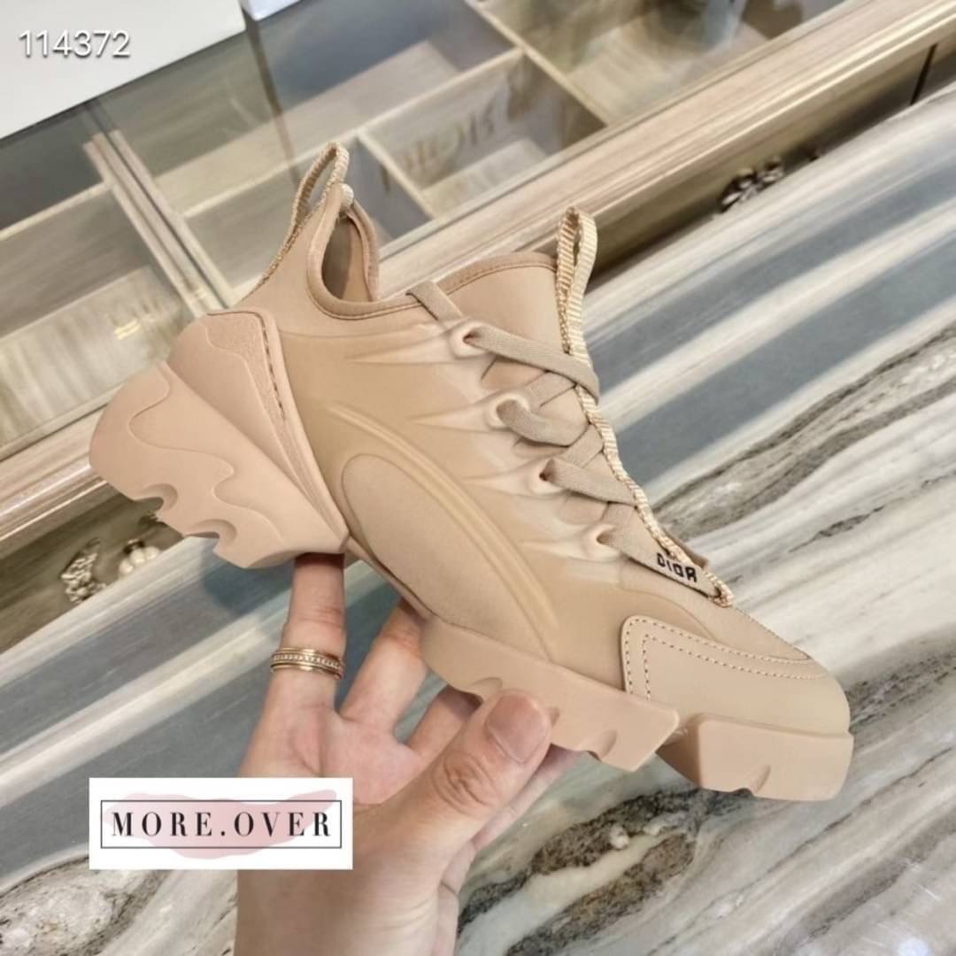 CHISTIAN DIOR 🔥🔥🔥 งานสวยหรู เกรด Hi-end ค่ะ คู่นี้คือสวยหรู ใส่ผ้าใบลุคไฮโซค่ะ รองเท้าแบรนด์ CHISTIAN DIOR รอเงท้ามีลายลุคคุณหนูไฮโซ งานสวยหรูตามต้นฉบับแบรนด์ ต้องจัดเลยจ้า ใส่แล้วดูสวย
