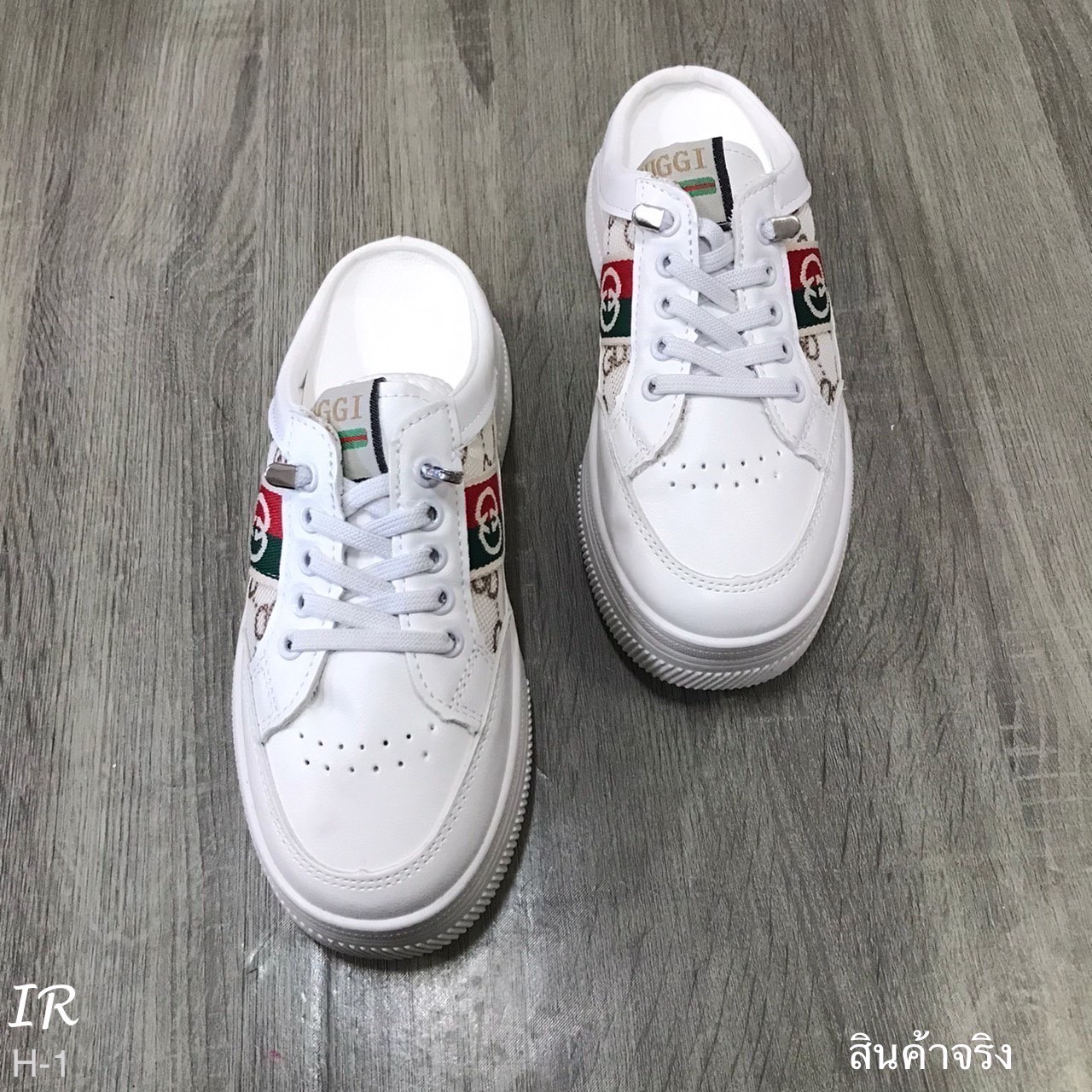 แบบขายดีมาก!!! พร้อมส่ง งานนำเข้า ผ้าใบโกงความสูงหนังพียูนิ่มลายตัดต่อลายแบรนด์ดังแบบสวมเปิดส้นใส่ง่ายมากค่า พื้นนิ่ม รองพื้นถอดได้ สูง 6 ซม. งานดี ใส่สวย การันตีจ้า